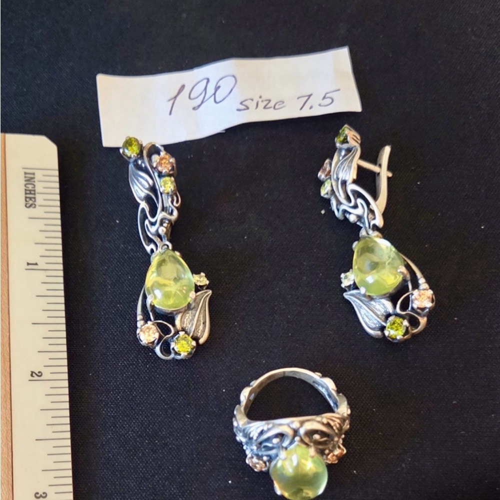 Elegant Silver and Green Jewelry Set